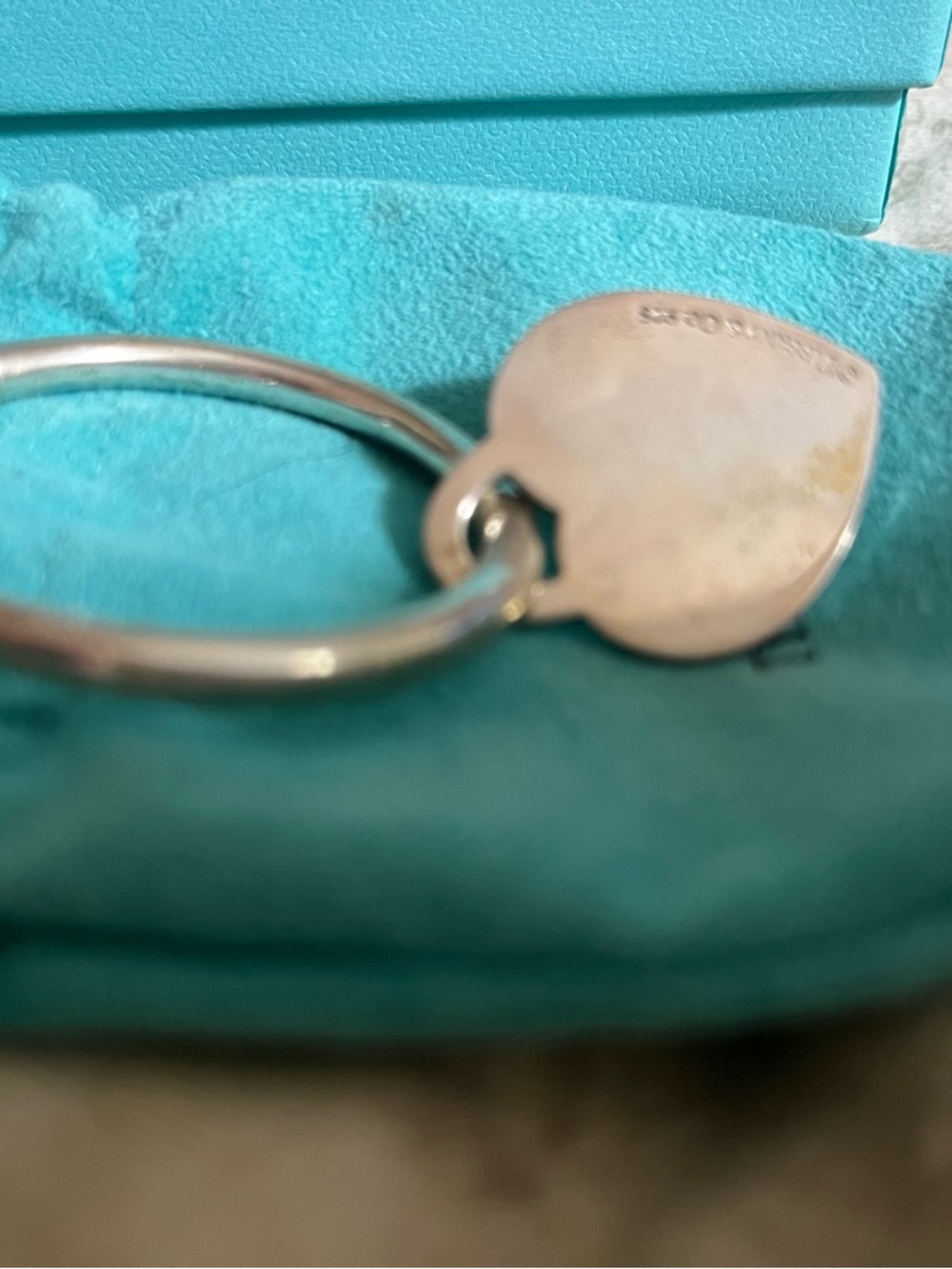 Authentic vintage 2001 Tiffany keychain with box and bag- new in box - Picture 3 of 3